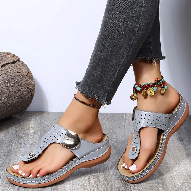 2022 Summer New Women's Metal Decor Feature Pattern Wedge Flip-Flops