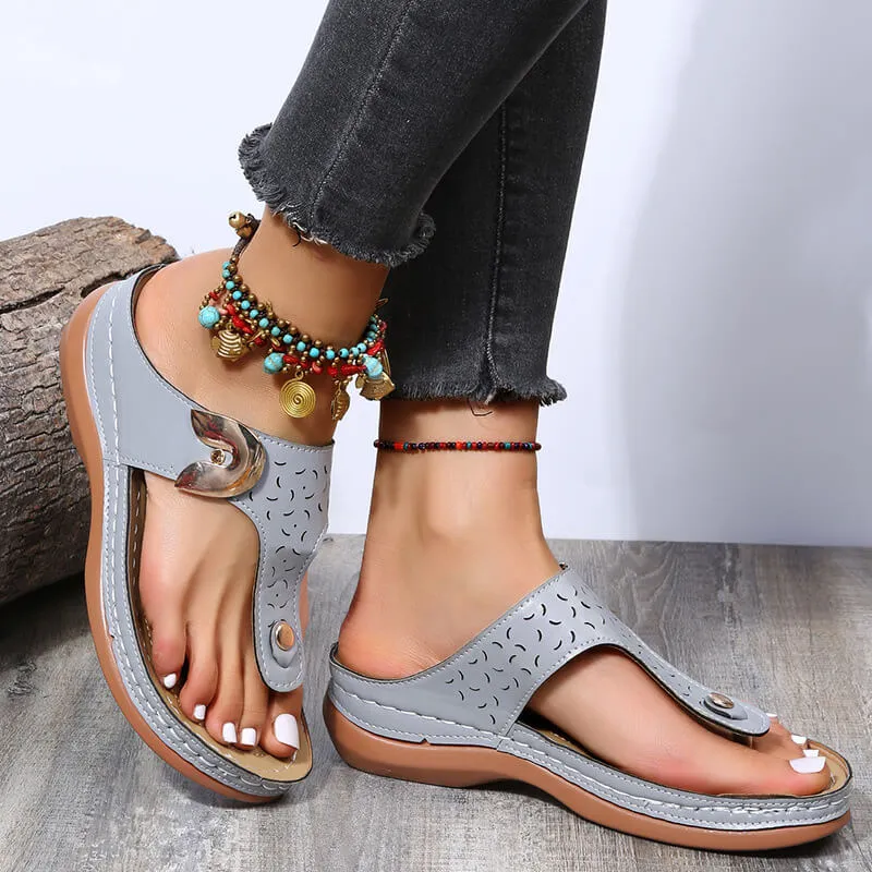 2022 Summer New Women's Metal Decor Feature Pattern Wedge Flip-Flops