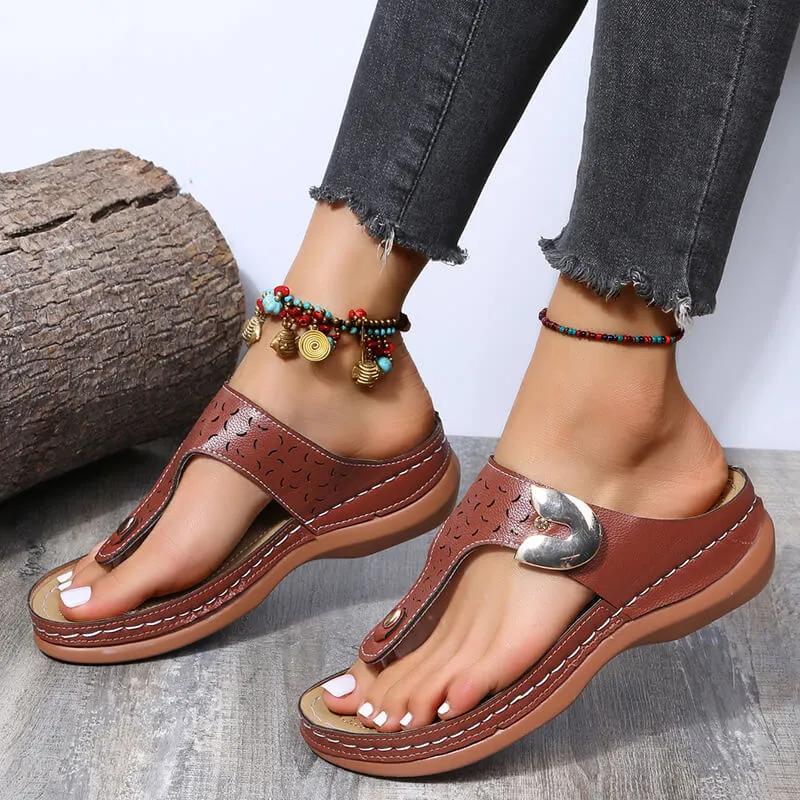 2022 Summer New Women's Metal Decor Feature Pattern Wedge Flip-Flops